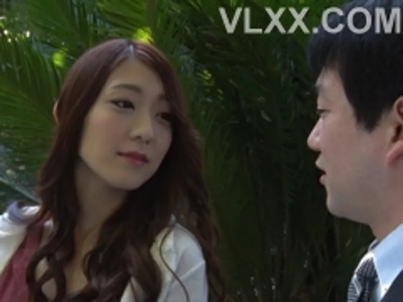 Hai cô vợ dâm và anh ông xã may mắn